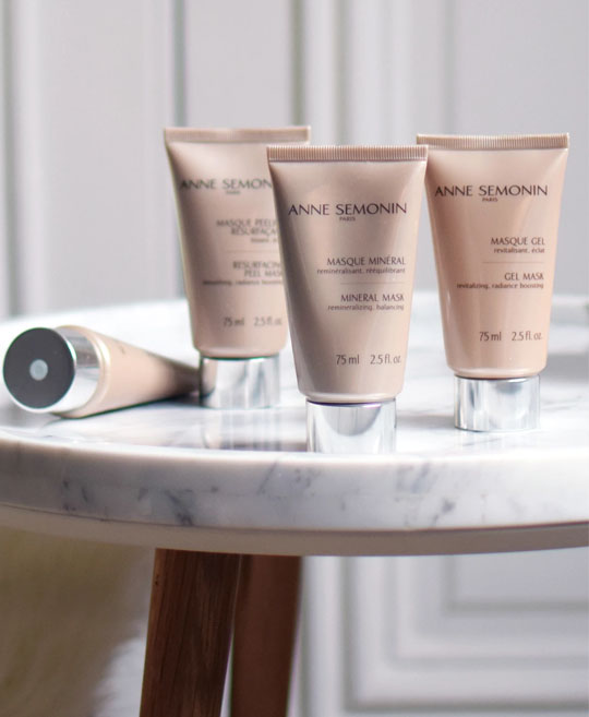 How to Plop Hair for Bouncy, Beautiful Curls